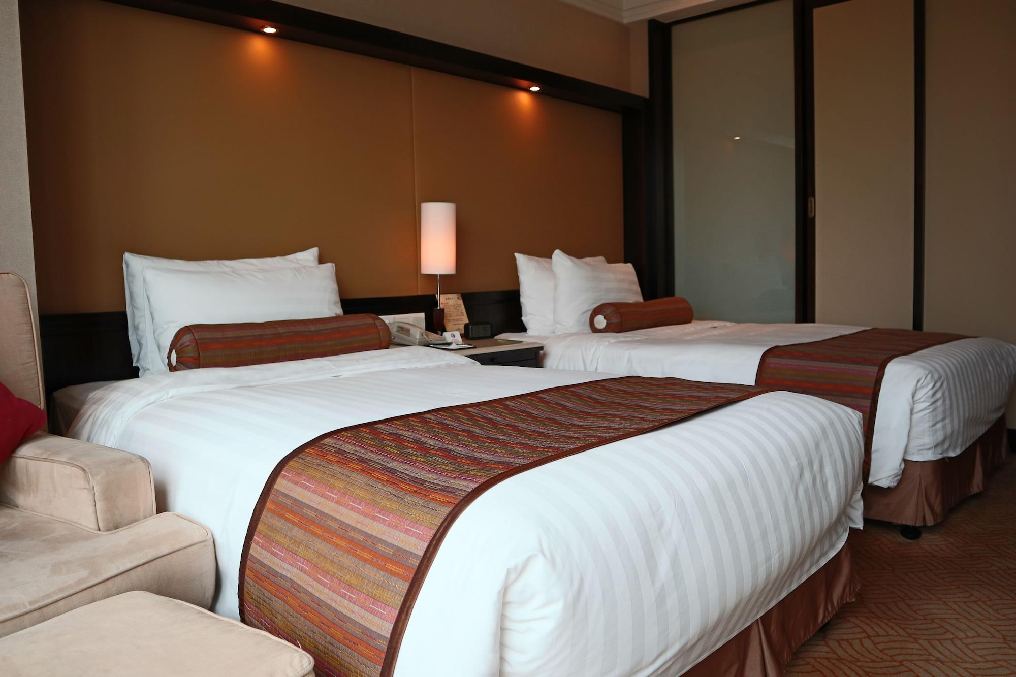 Howard Johnson Huaihai Hotel Shanghái Exterior foto