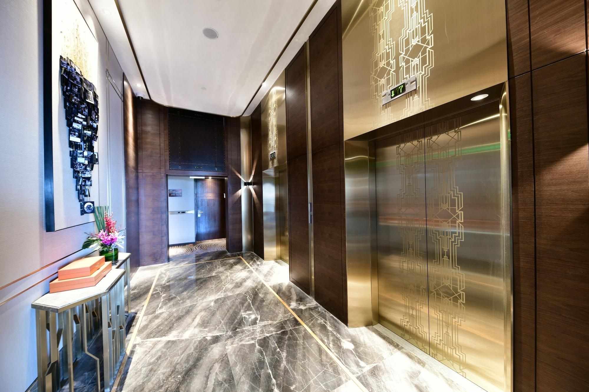 Howard Johnson Huaihai Hotel Shanghái Exterior foto