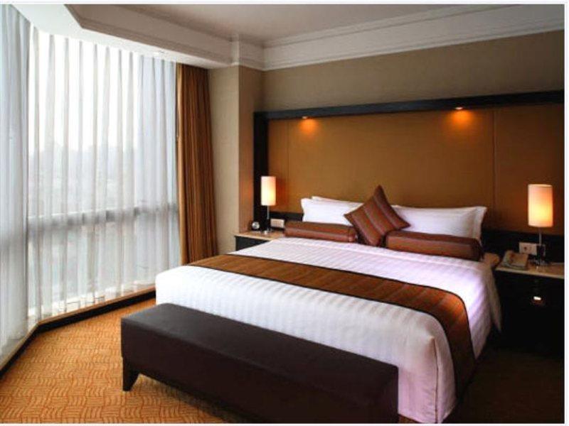 Howard Johnson Huaihai Hotel Shanghái Exterior foto