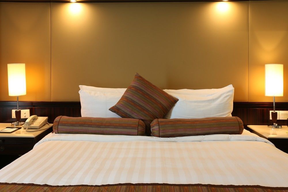 Howard Johnson Huaihai Hotel Shanghái Exterior foto