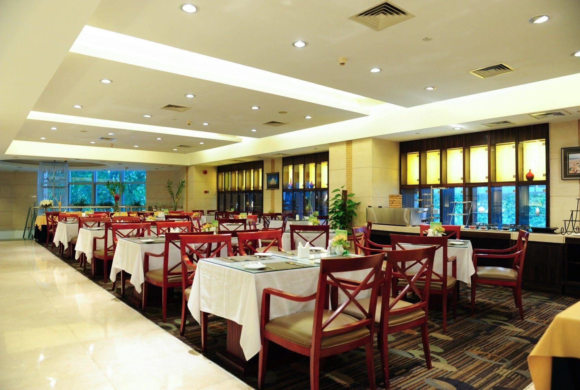 Howard Johnson Huaihai Hotel Shanghái Exterior foto