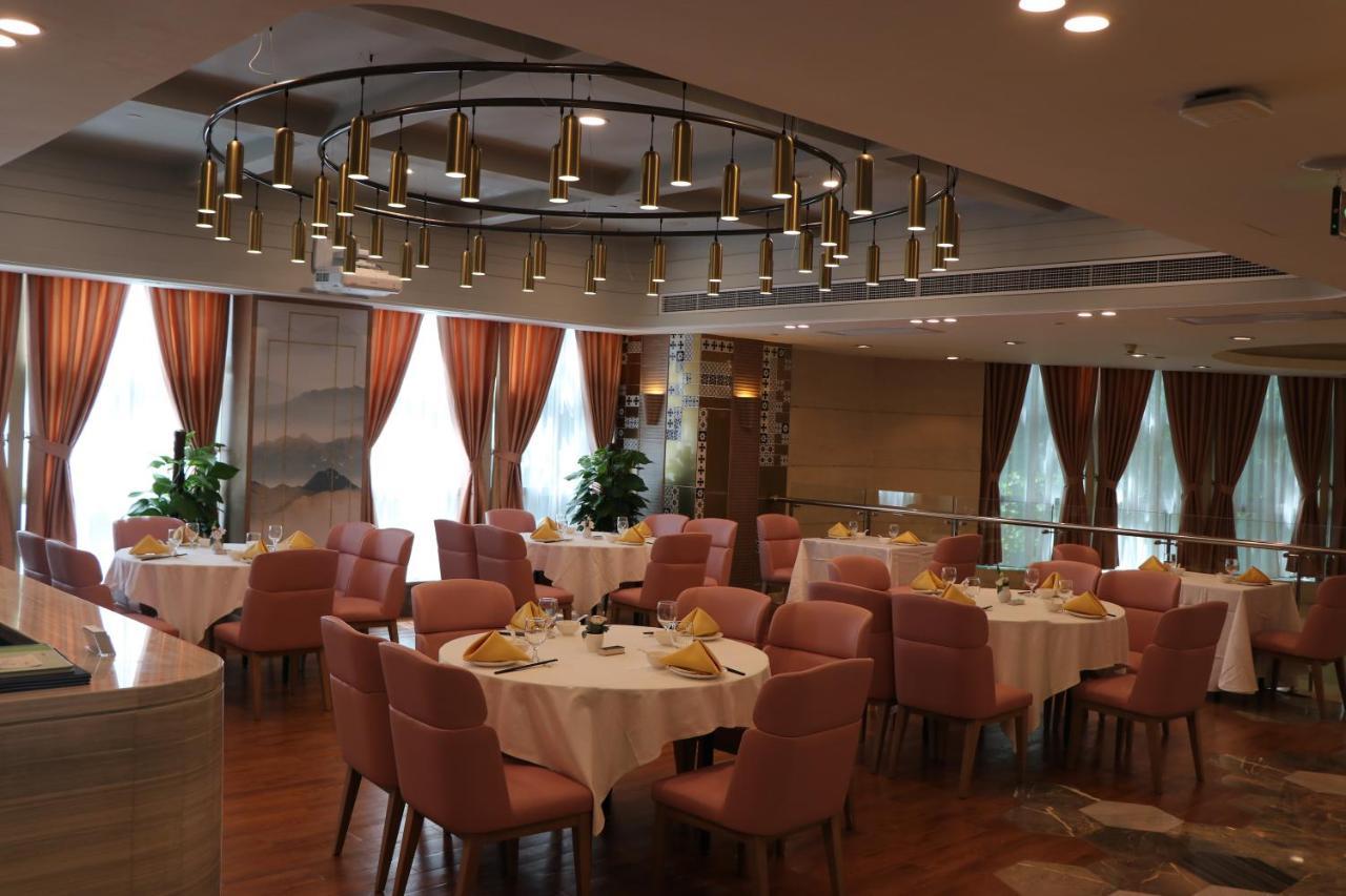 Howard Johnson Huaihai Hotel Shanghái Exterior foto